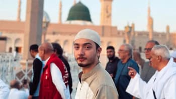 Bryan Domani Ungkap Pengalaman Ibadah Umrah, Singgung Nama Umay Shahab